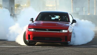 2025 Dodge Charger Sixpack: İçten Yanmalı Ruh Yeniden Doğuyor.