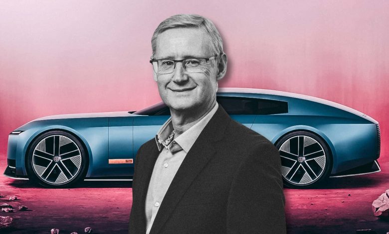 JLR'de Sürpriz Değişim: 35 Yıllık CEO Emekli Oldu!